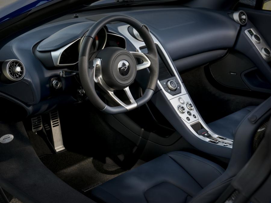 Интерьер McLaren 650S Spyder 2014 года  (WW) (фото 28 из 33)